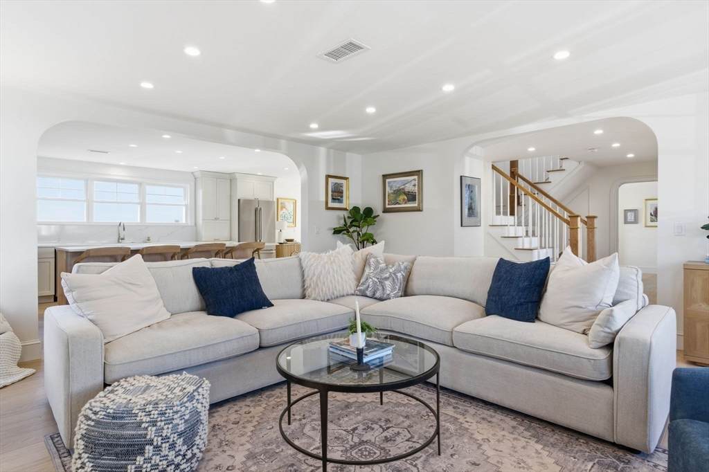 144 Quincy Ave - Photo 1