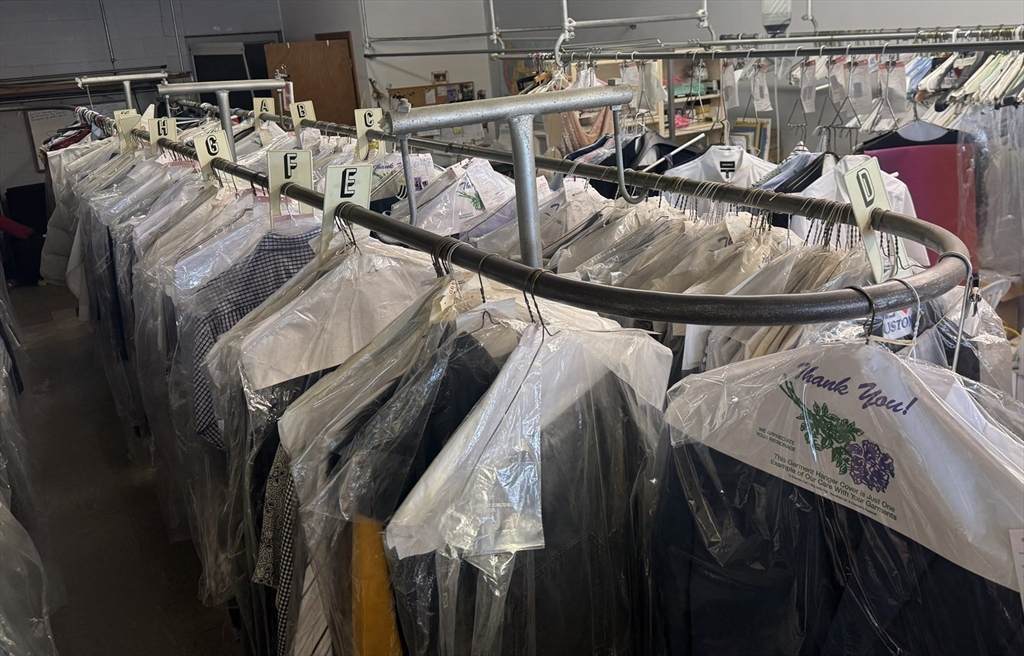 1234 Confidential - Photo 1