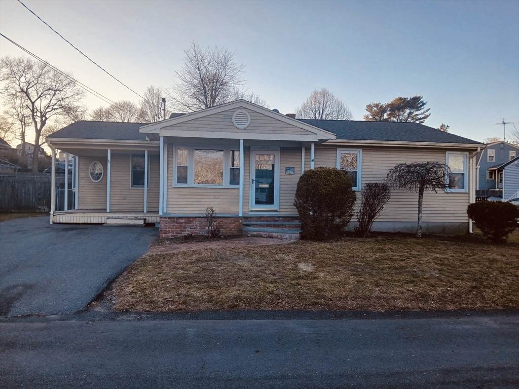 257 Lawrence St - Photo 1