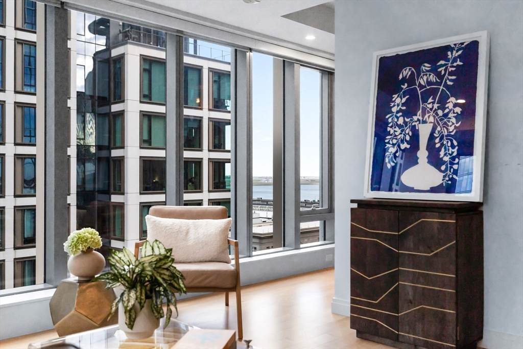 135 Seaport Blvd - Photo 1