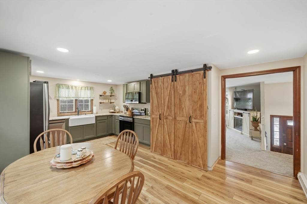 14 Seabrook Rd - Photo 1