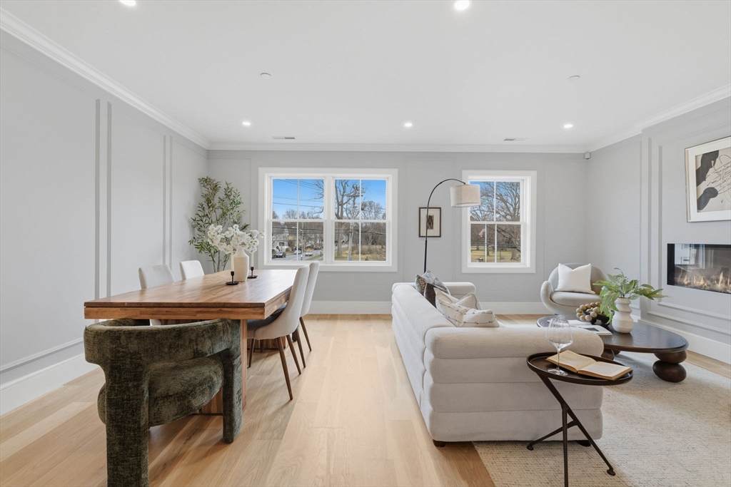 33 Chestnut St - Photo 1