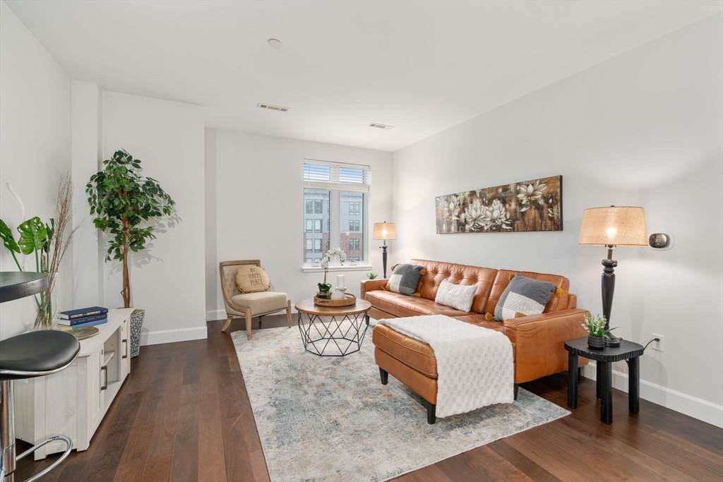 1501 Commonwealth Ave - Photo 1