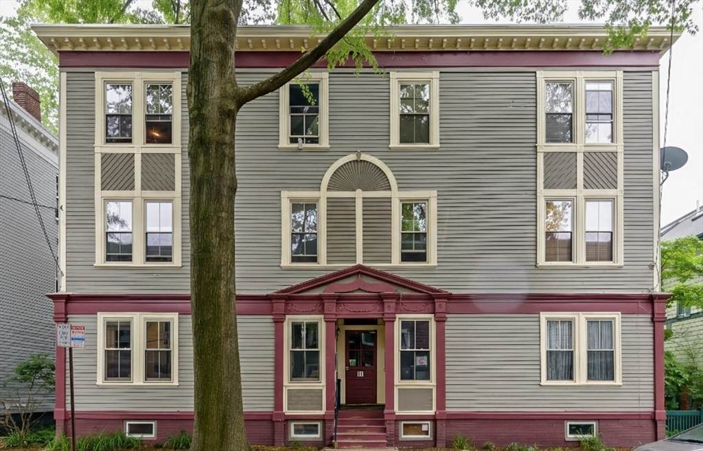 46 Eustis St - Photo 1