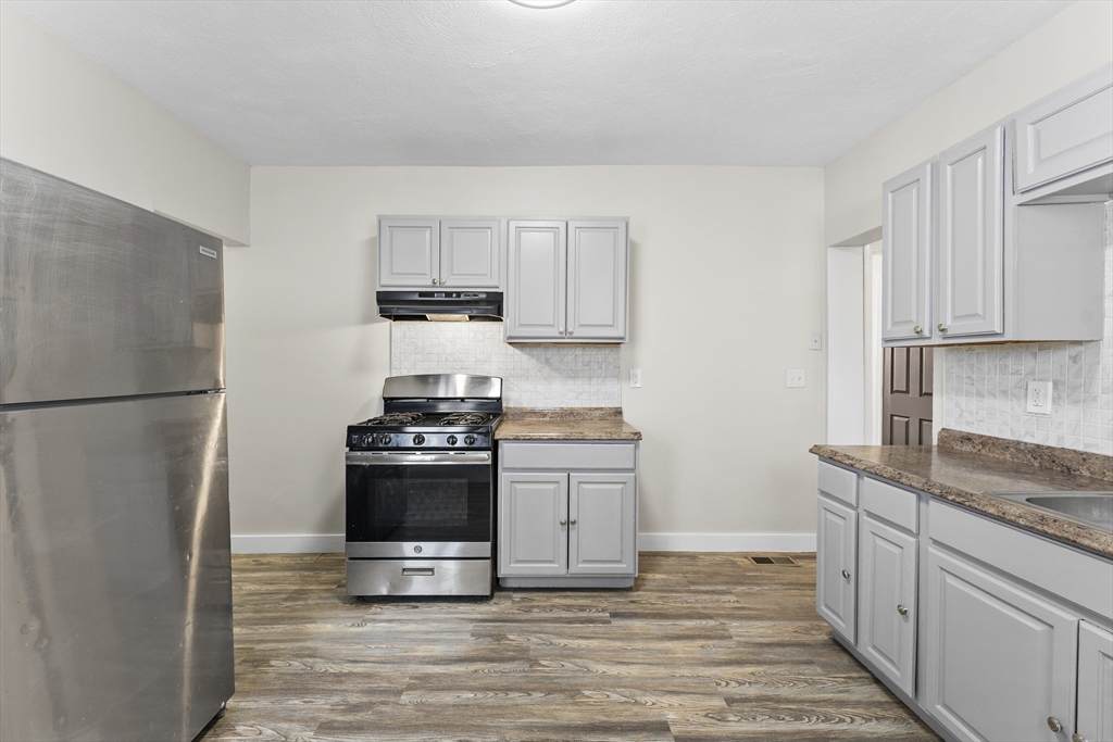 69 Kingsdale - Photo 1