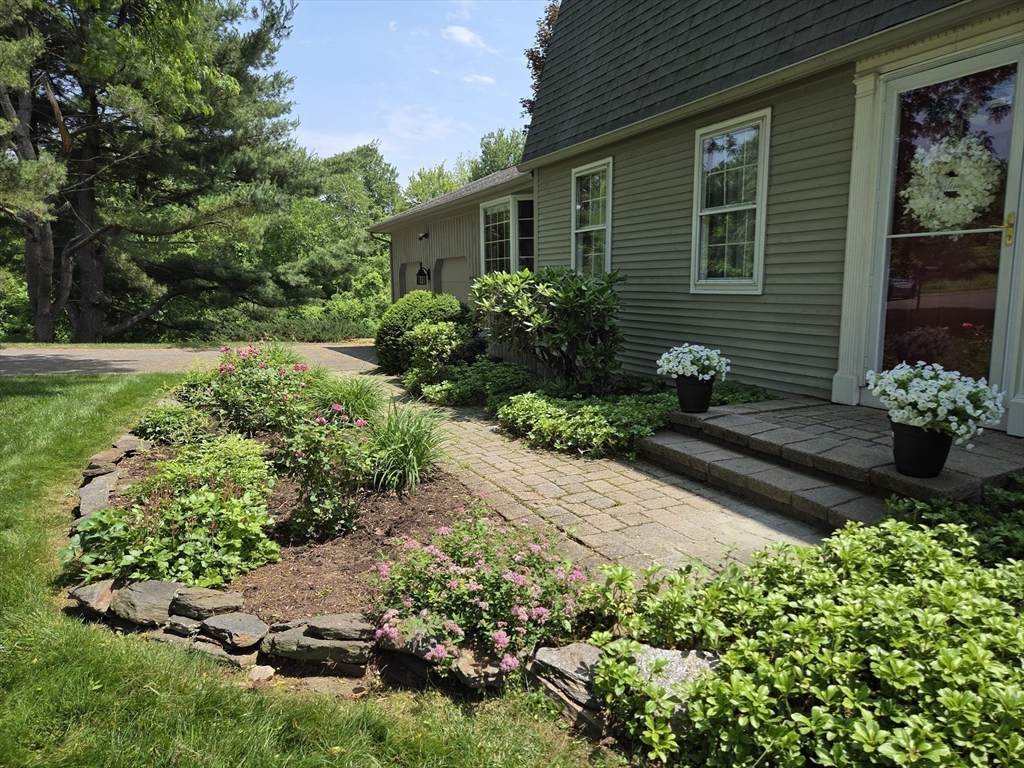 24 East View Drive - Photo 1