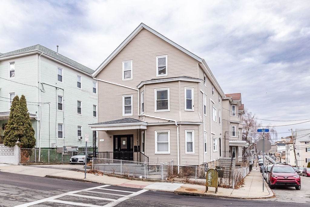 271 Mulberry St - Photo 1