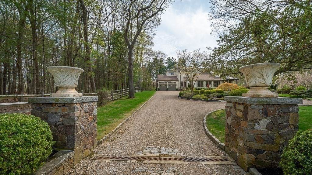 103 Essex Street - Photo 1