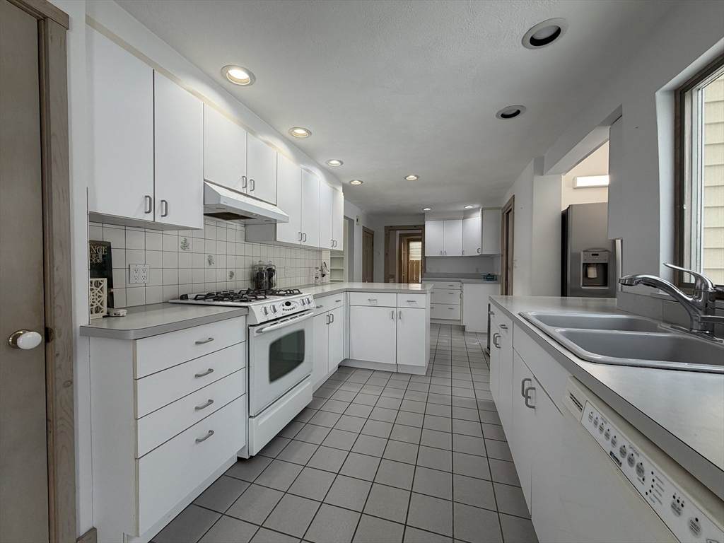 12 Community Way - Photo 1