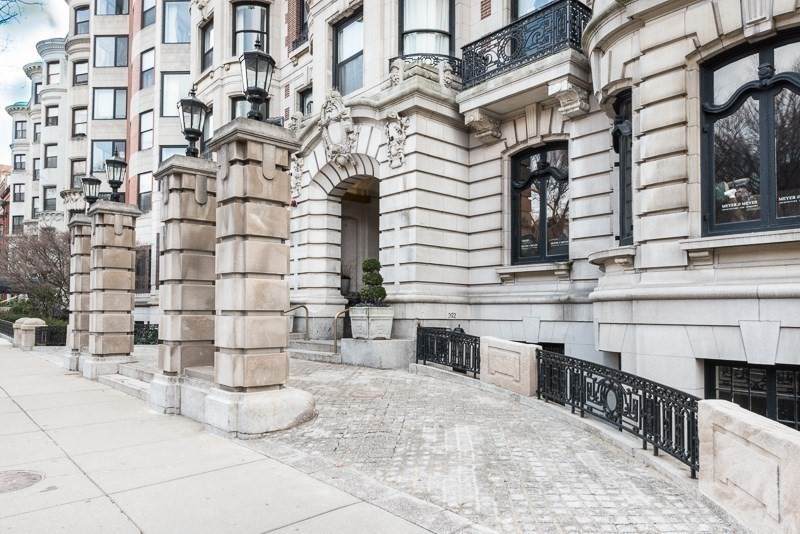 390 Commonwealth Ave - Photo 1