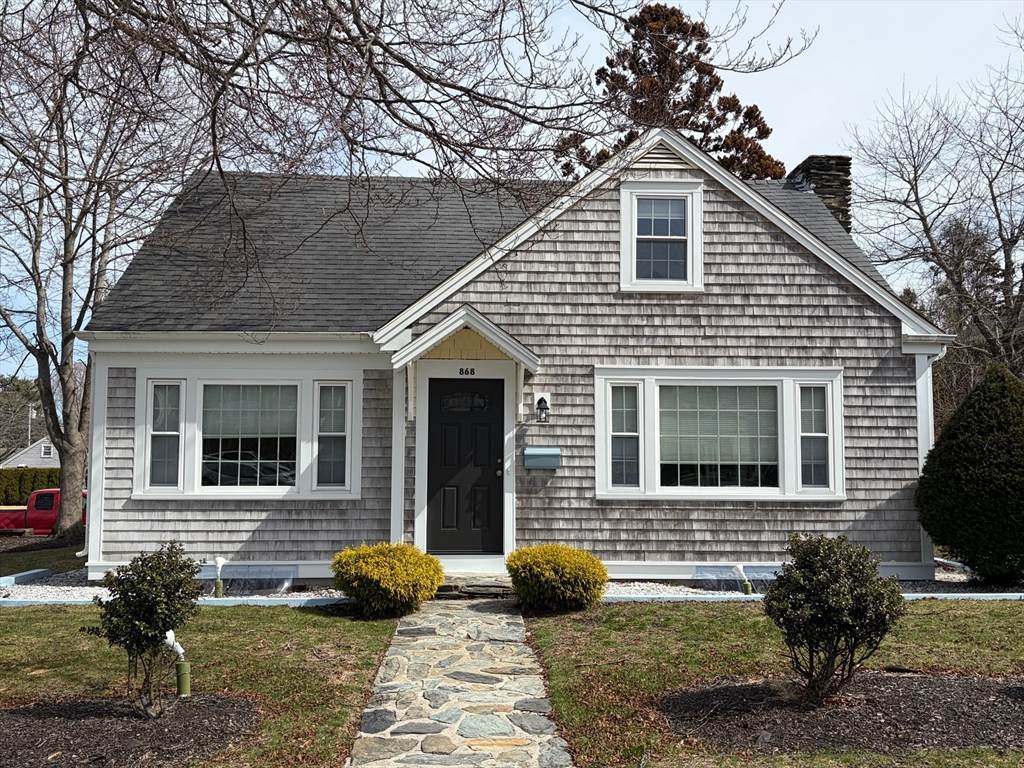 868 Ashley Blvd - Photo 1