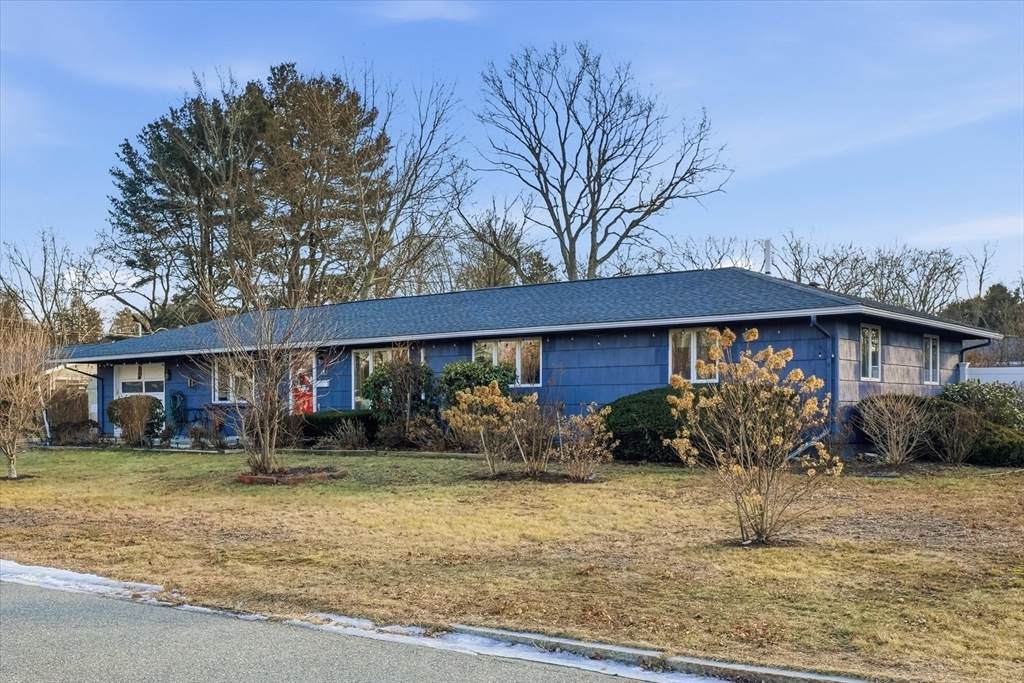 14 Ridgefield Dr - Photo 1