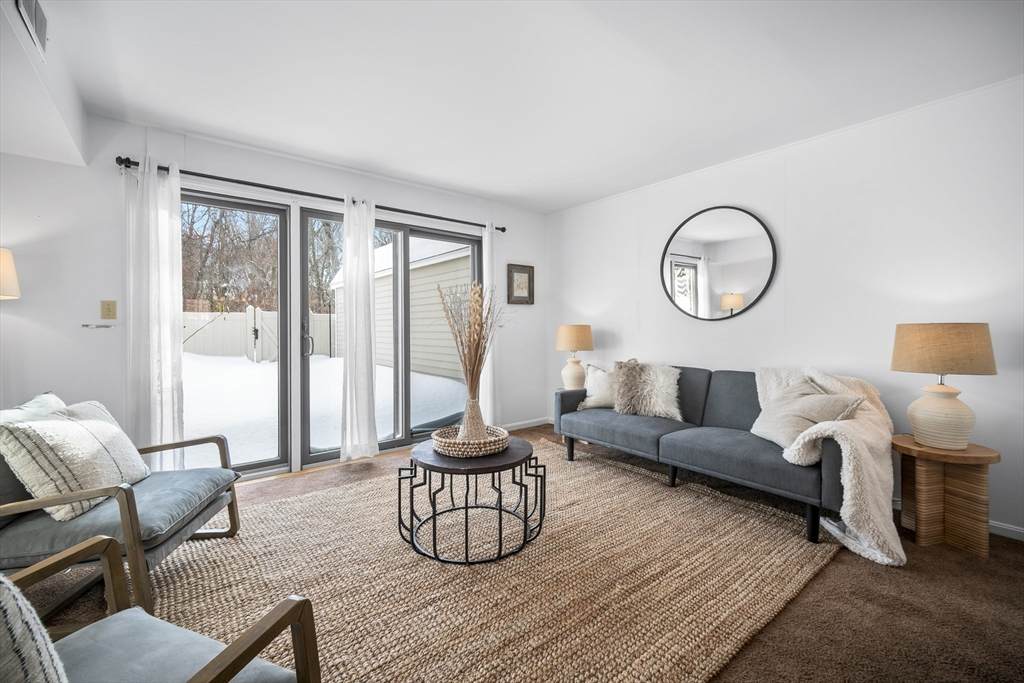 907 Windsor Dr - Photo 1