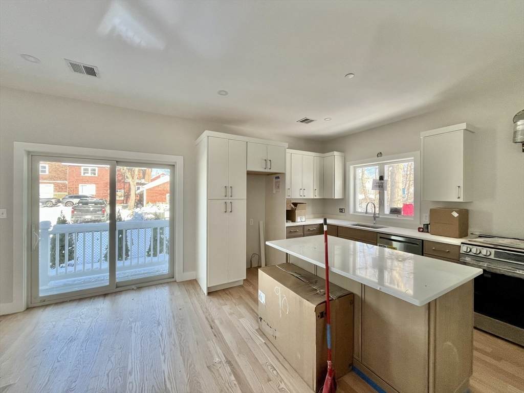 140 Arlington St - Photo 1