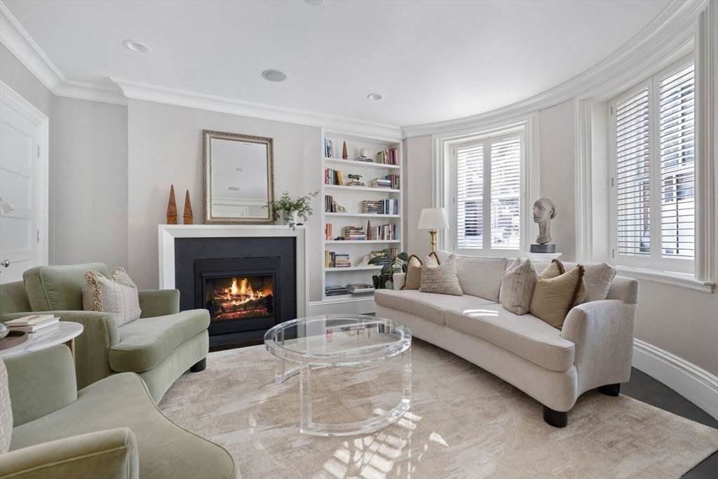 11 1/2 Union Park - Photo 1