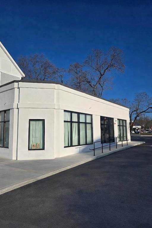 2029 Centre - Photo 1