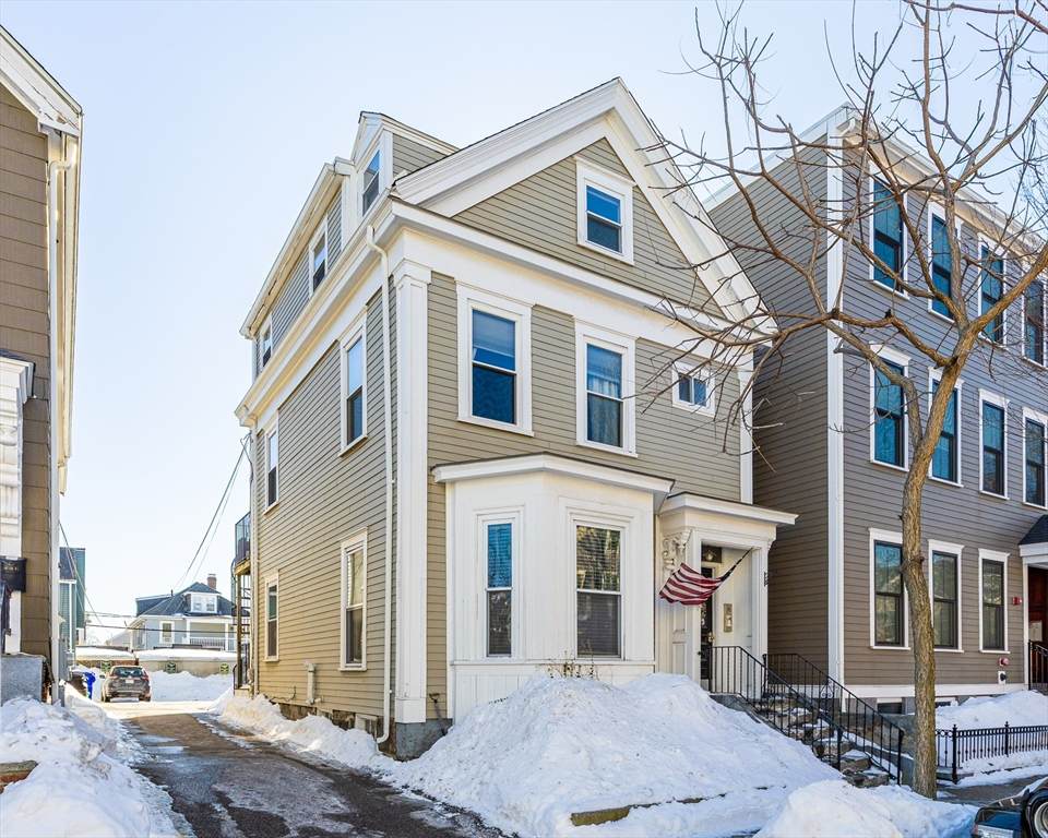 581 East 8th Street - Photo 1