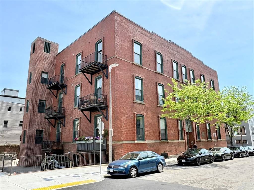 125 B St - Photo 1