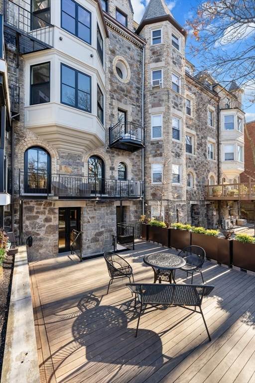 320 Tappan - Photo 1