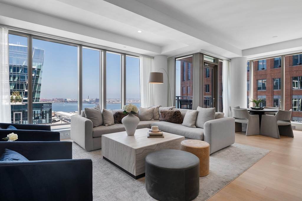 135 Seaport Blvd - Photo 1