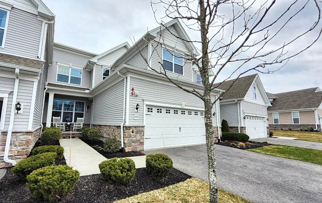 40 Phoebe St - Photo 1
