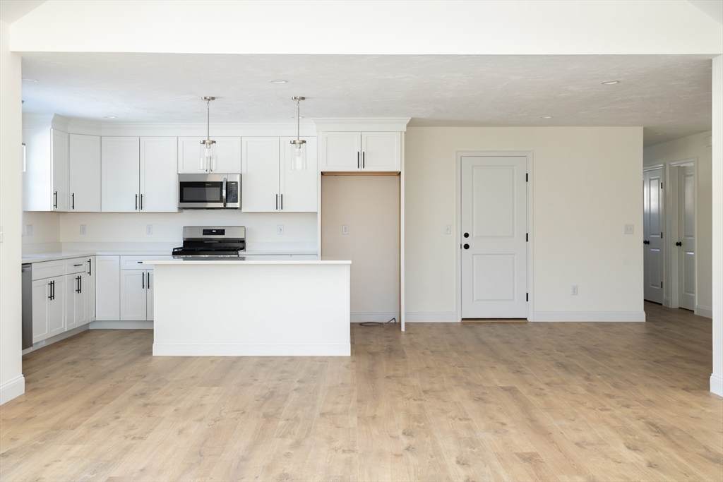 4 Hayley Cir - Photo 1