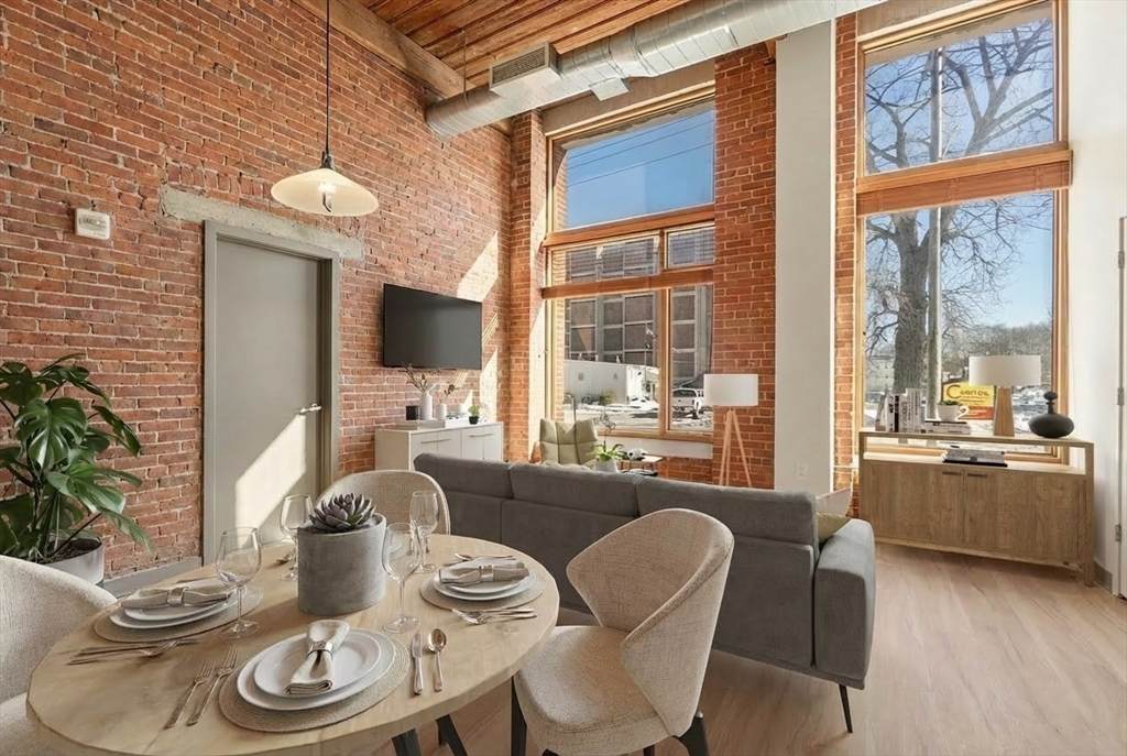 146 Court St - Photo 1