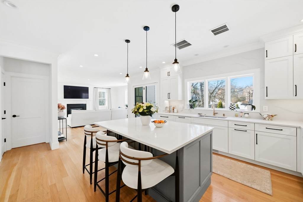 115 Oxford Rd - Photo 1