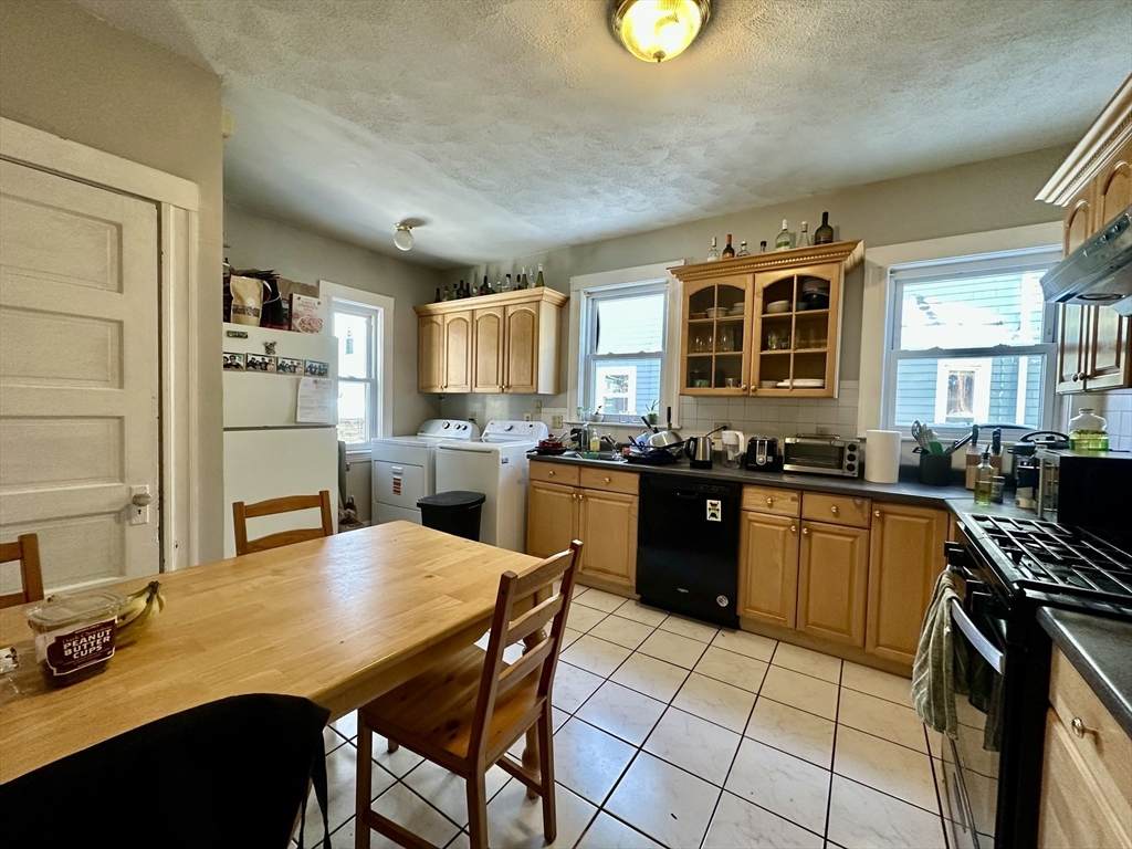 183 College Ave - Photo 1