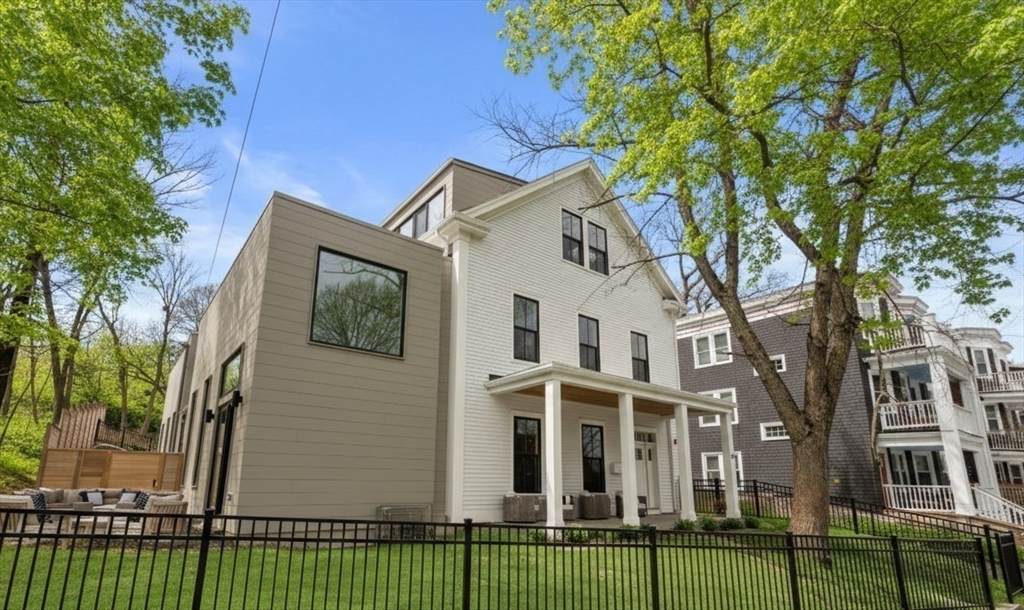 44A Robeson St - Photo 1