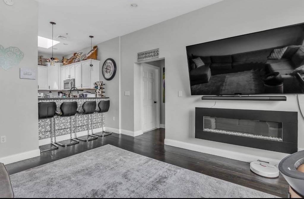 7 Central Sq - Photo 1
