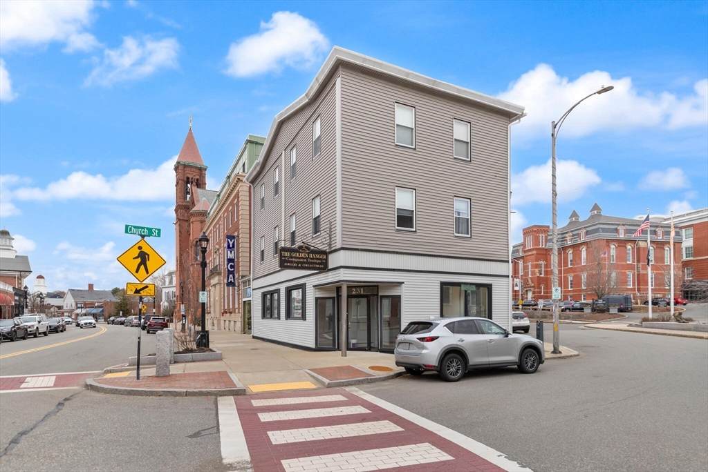 231 Cabot St - Photo 1