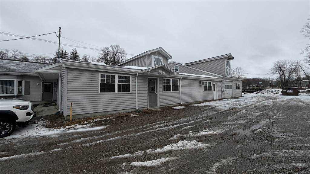 8 Easthampton Road - Photo 1