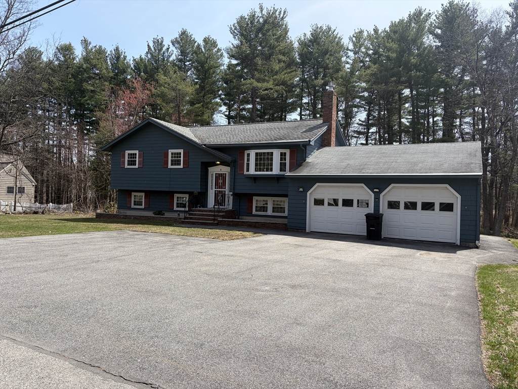 8 Barry Drive - Photo 1