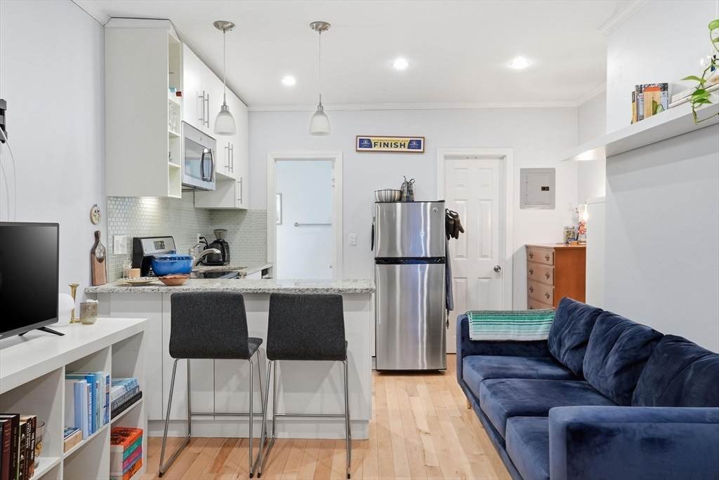 227 Marlborough St - Photo 1