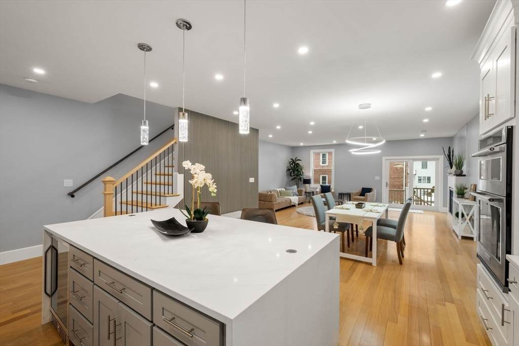 669 Boylston St - Photo 1