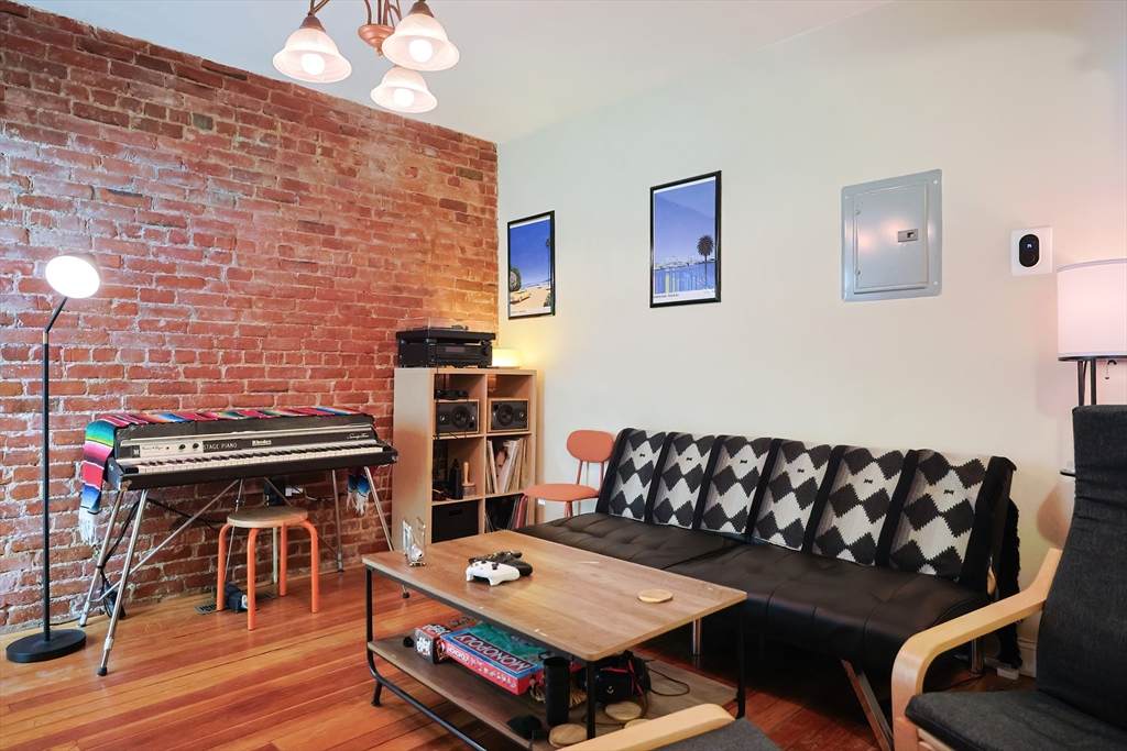 35 Adamson St - Photo 1