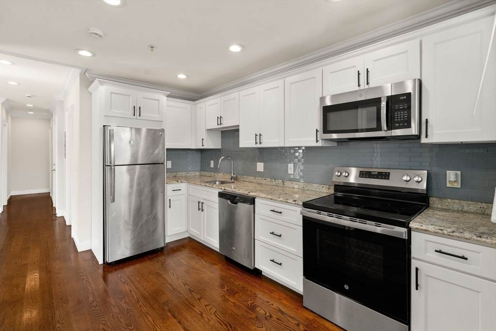 39 W Walnut Street - Photo 1