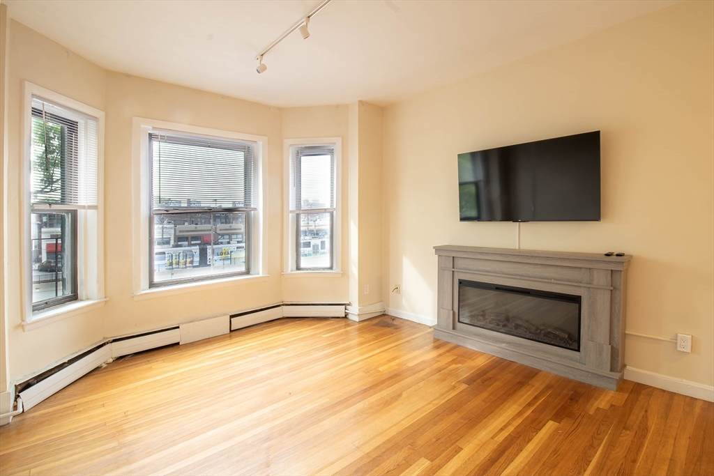 1238 Commonwealth Ave - Photo 1