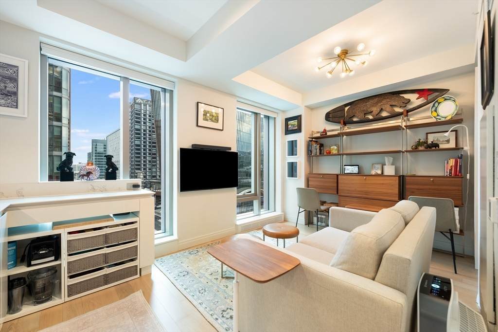 135 Seaport Blvd - Photo 1