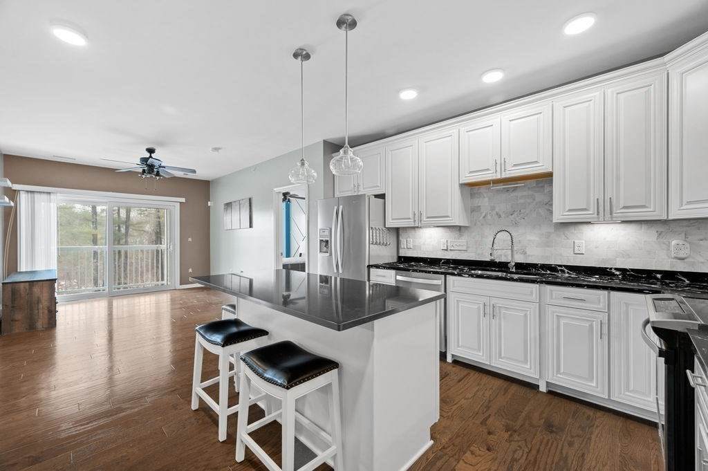 220 Martins Landing - Photo 1