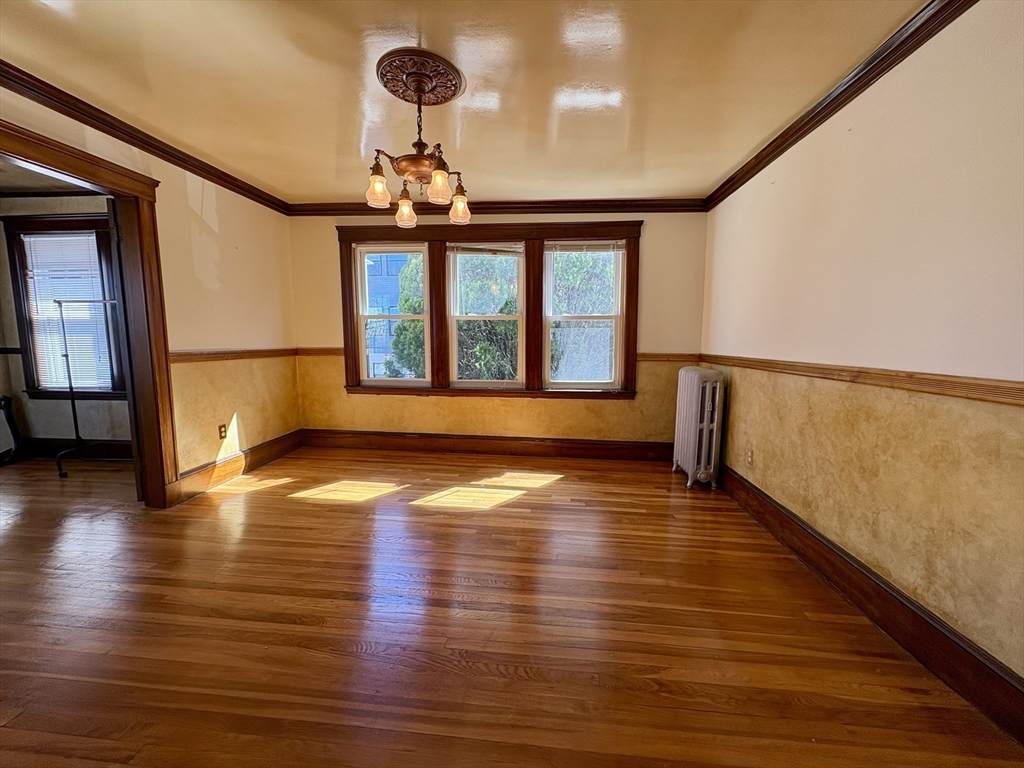 157 Hillside St - Photo 1
