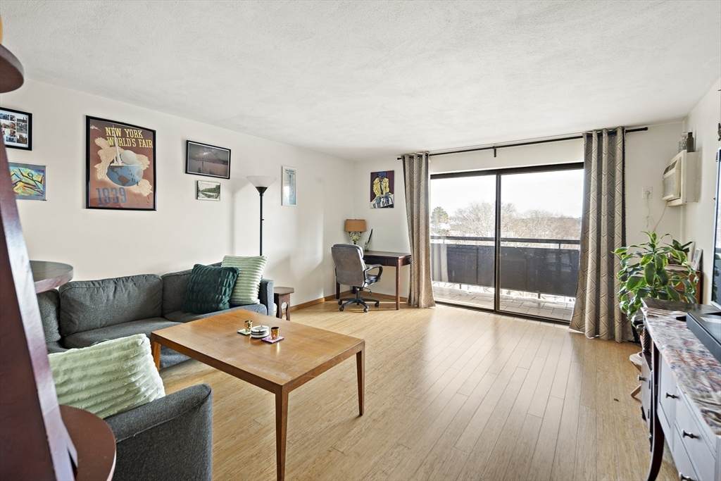 32 Whites Ave - Photo 1