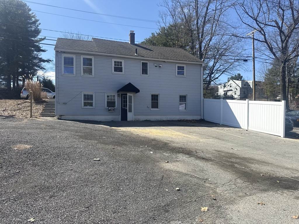 424 Central St - Photo 1