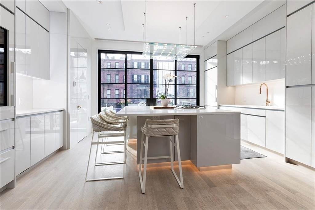 158 W Canton St - Photo 1