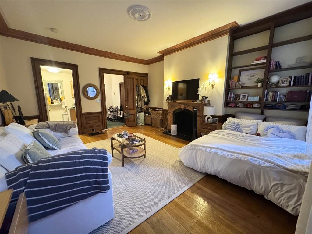 319 Dartmouth St - Photo 1