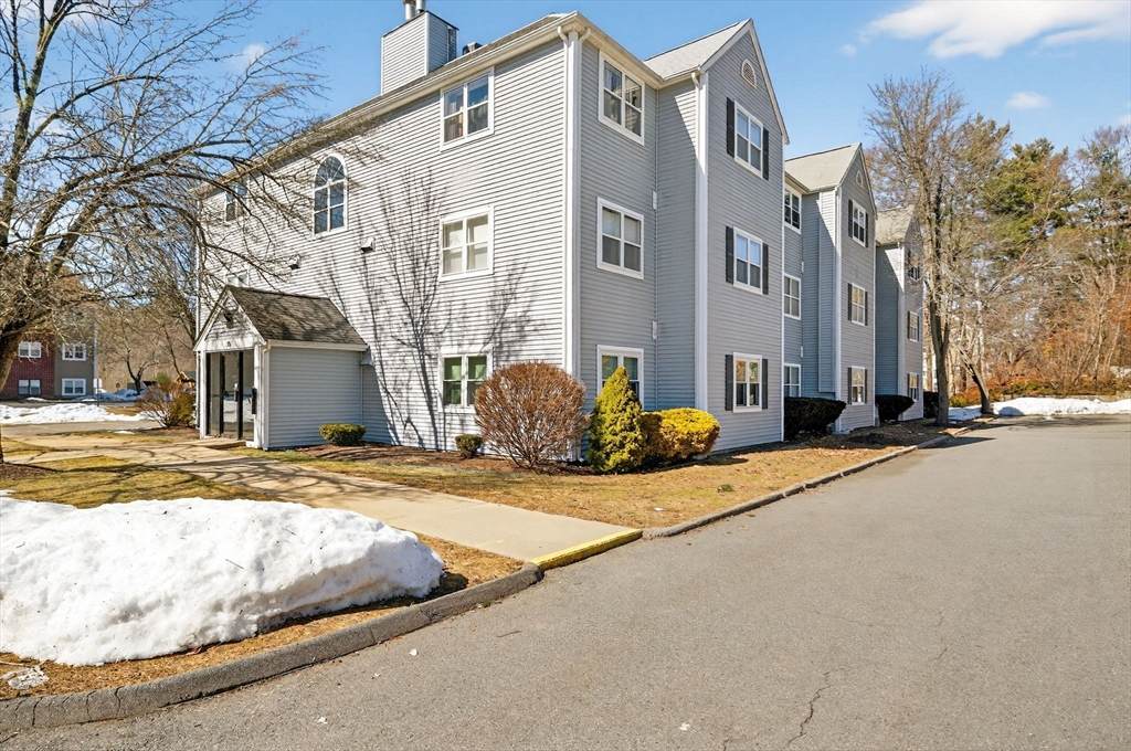 15 Longworth Ave - Photo 1