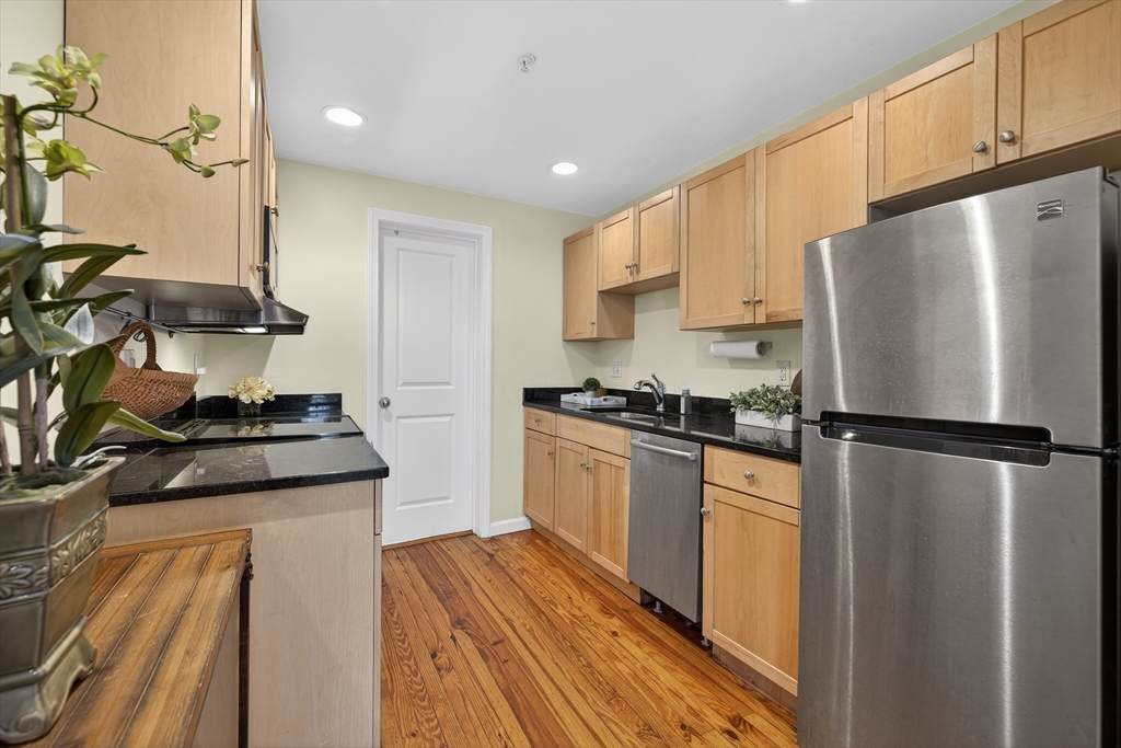 241 Hurley St - Photo 1