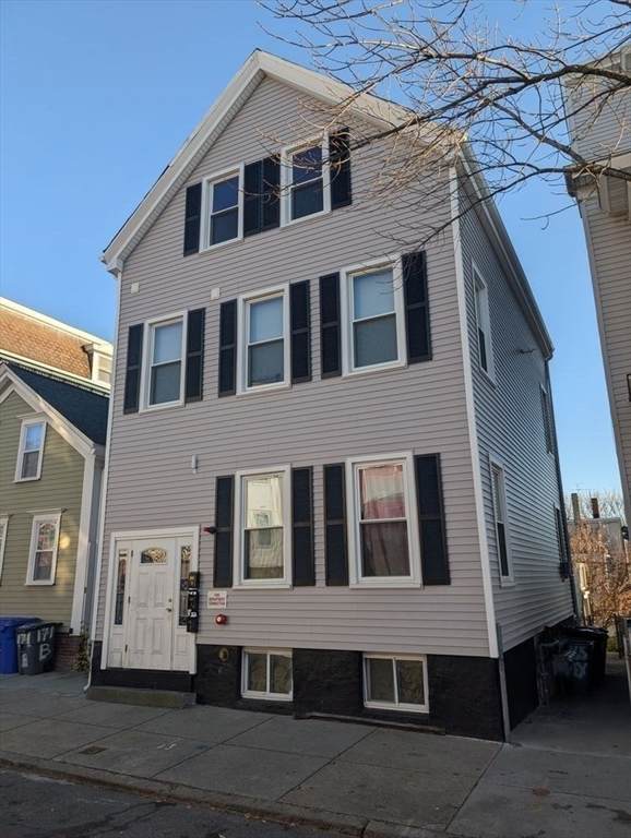167 Lexington St - Photo 1