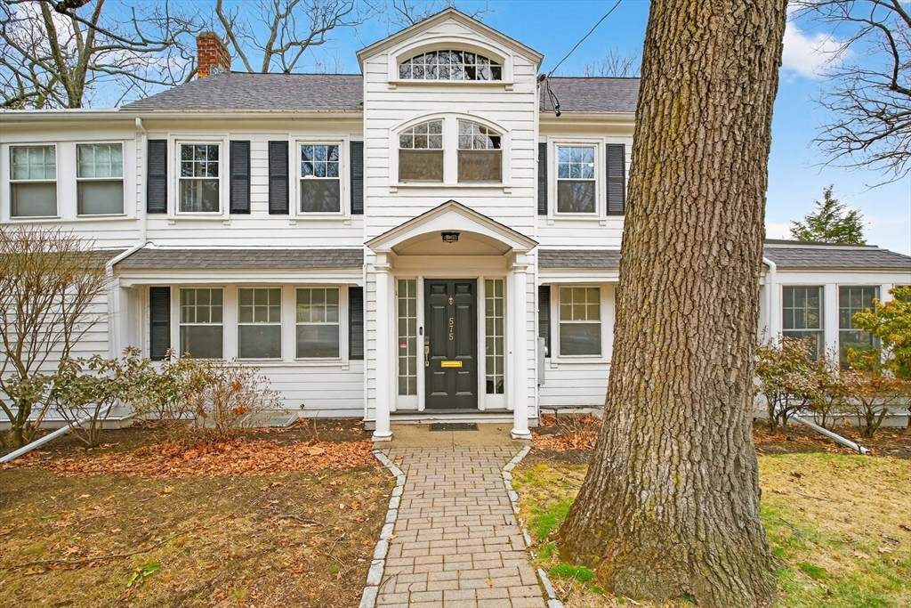 575 Chestnut St - Photo 1